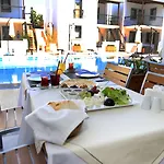 Modern Life Bodrum מלון 3*