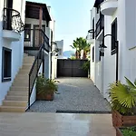 Modern Life Bodrum מלון 3*